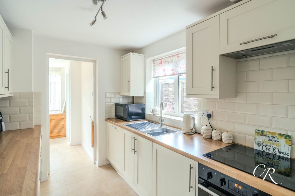 Property photo 2 of 17