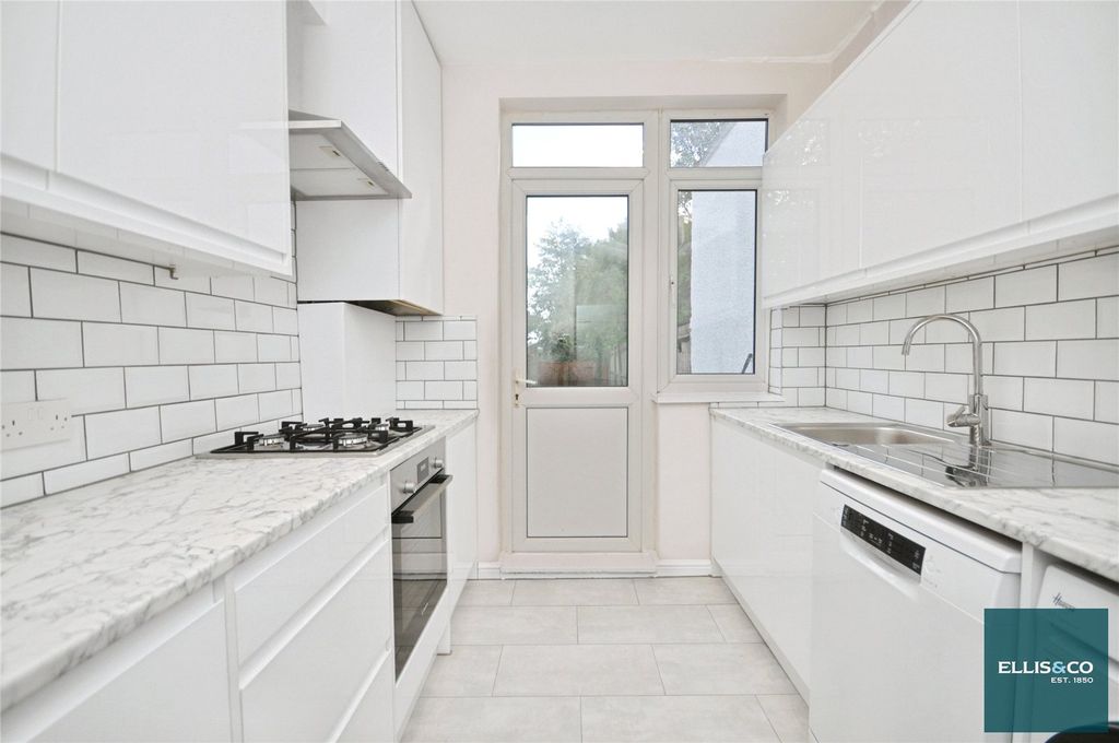 Property photo 3 of 15 Picture No. 22