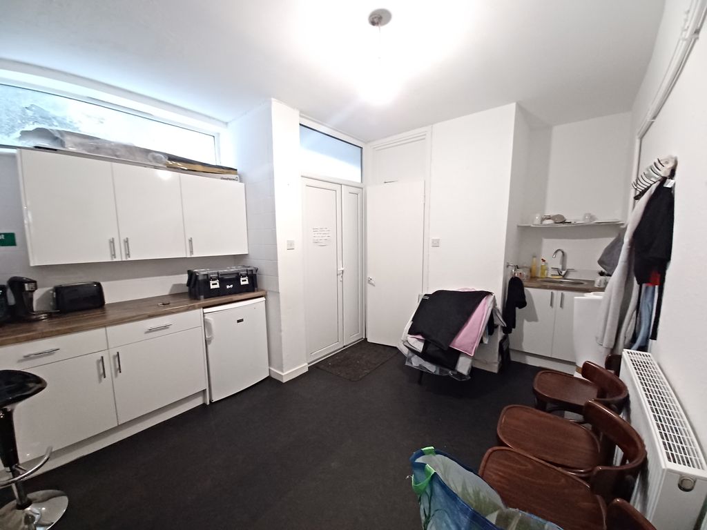 Property photo 3 of 3