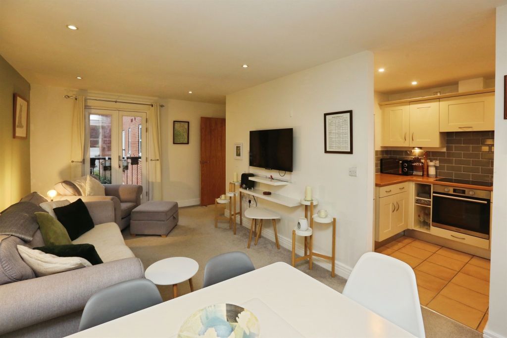Property photo 2 of 18