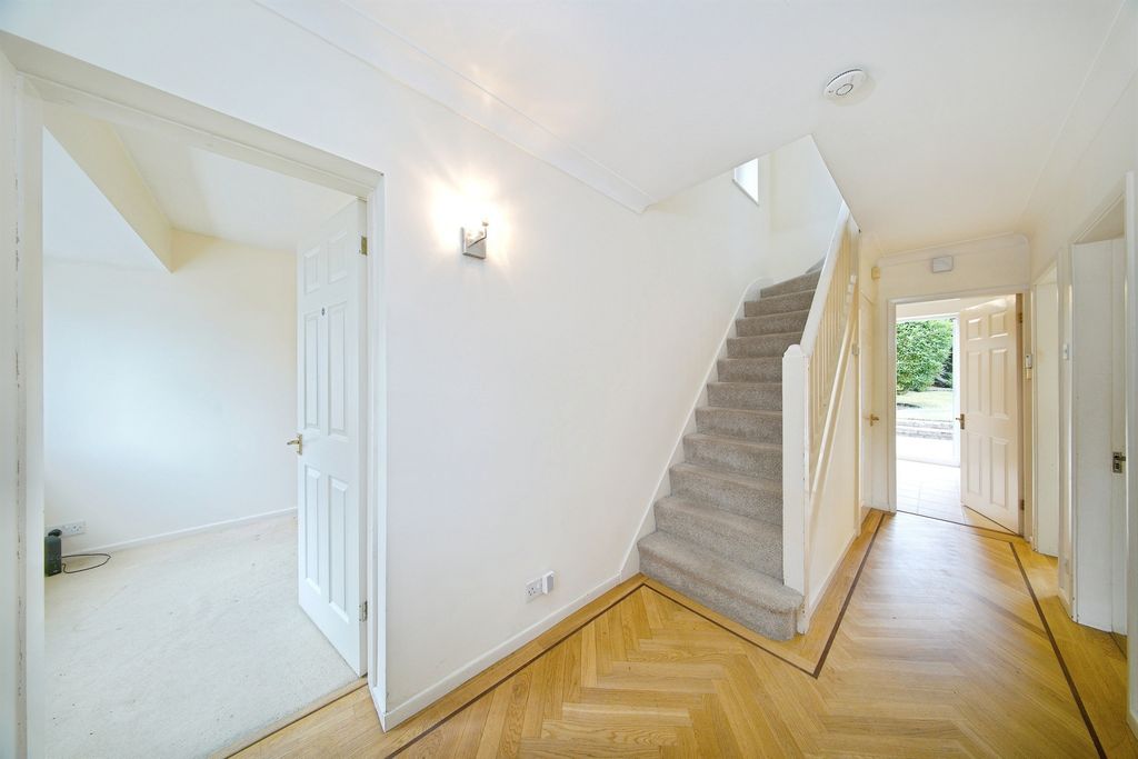 Property photo 2 of 30