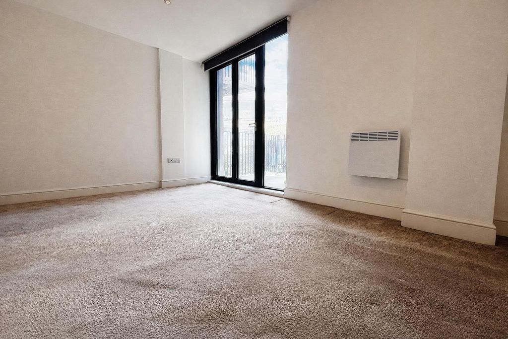 Property photo 3 of 6 Bedroom