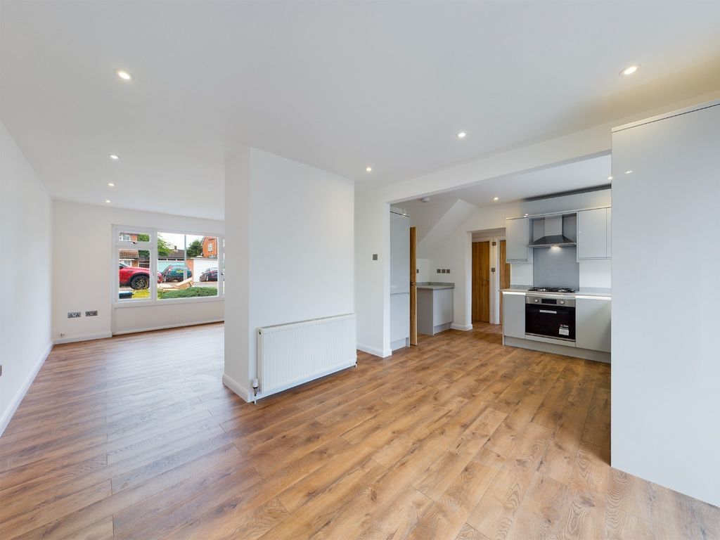 Property photo 2 of 17 1366024