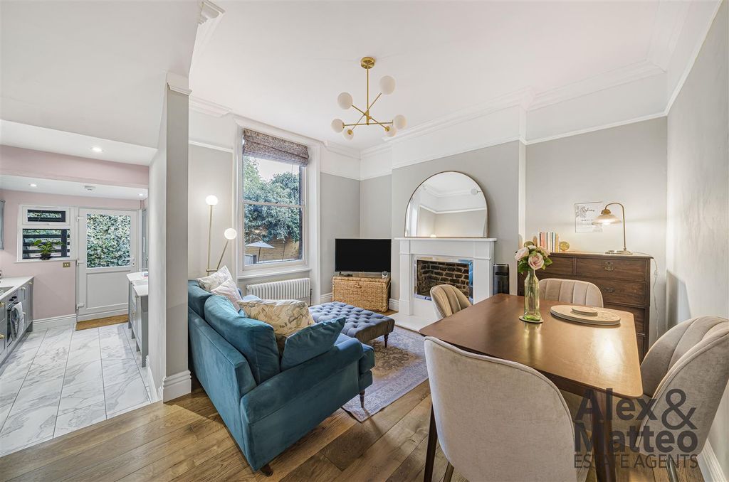 Property photo 2 of 17 Trafalgar Avenue