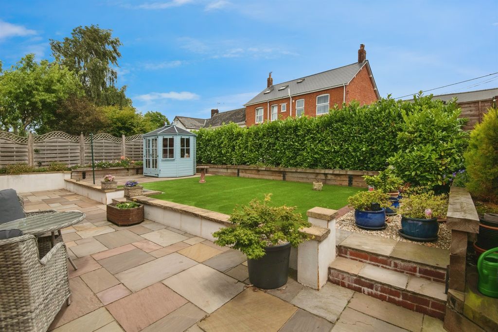Property photo 3 of 17