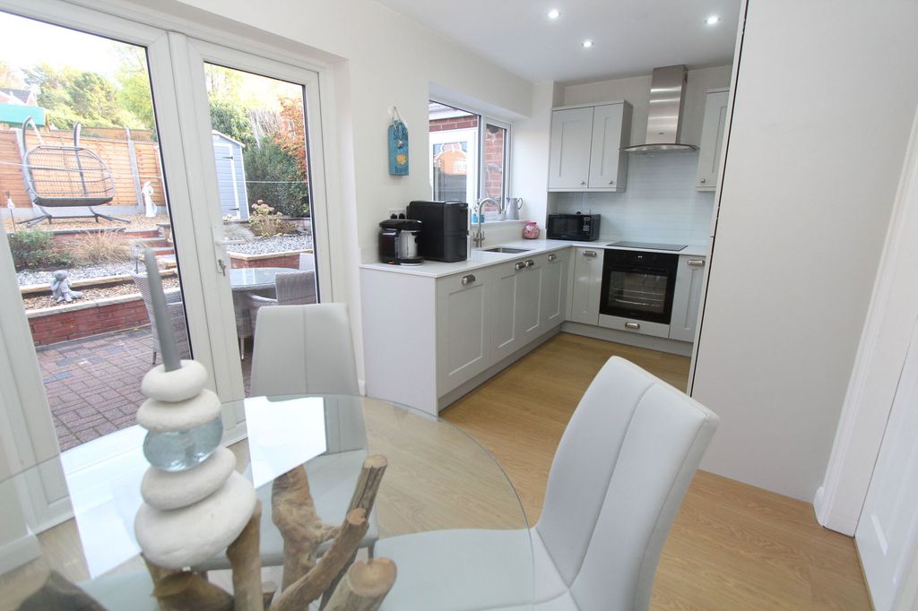 Property photo 2 of 34