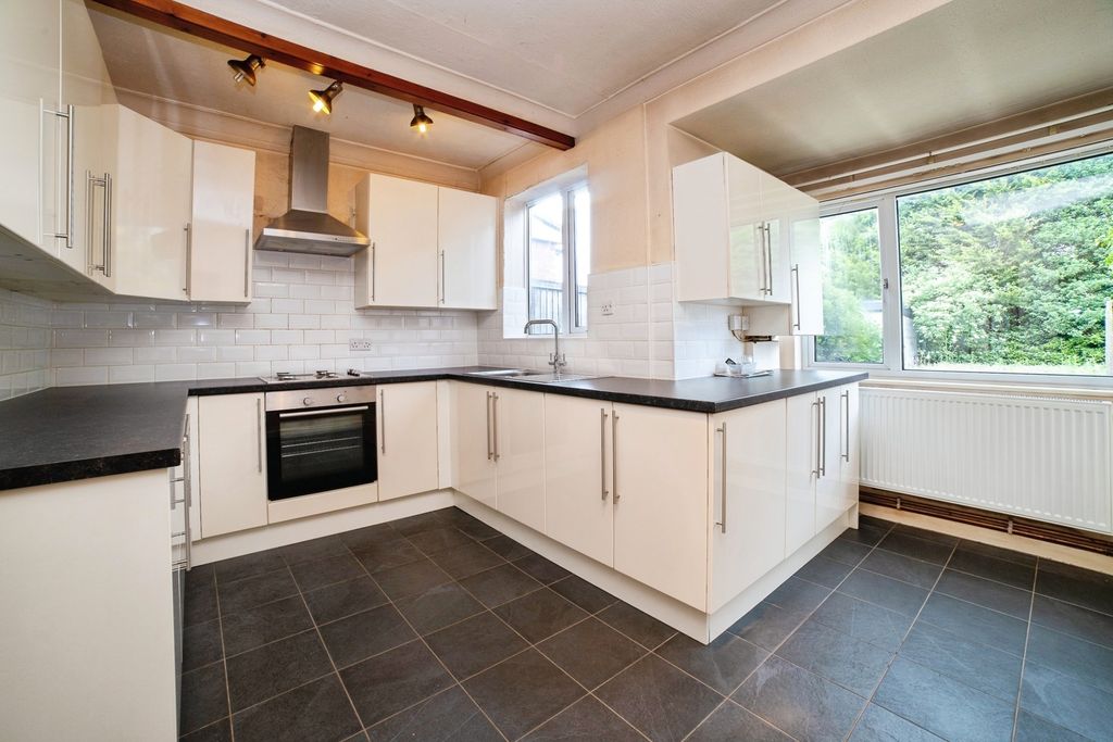 Property photo 2 of 15 Kitchen