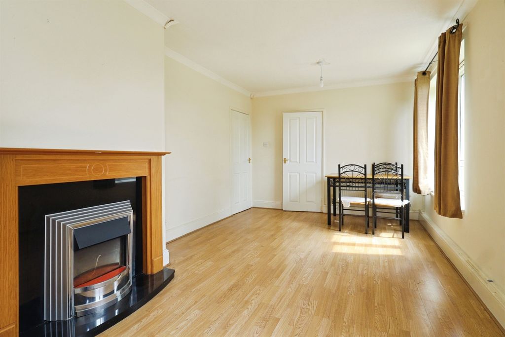 Property photo 3 of 10 Image