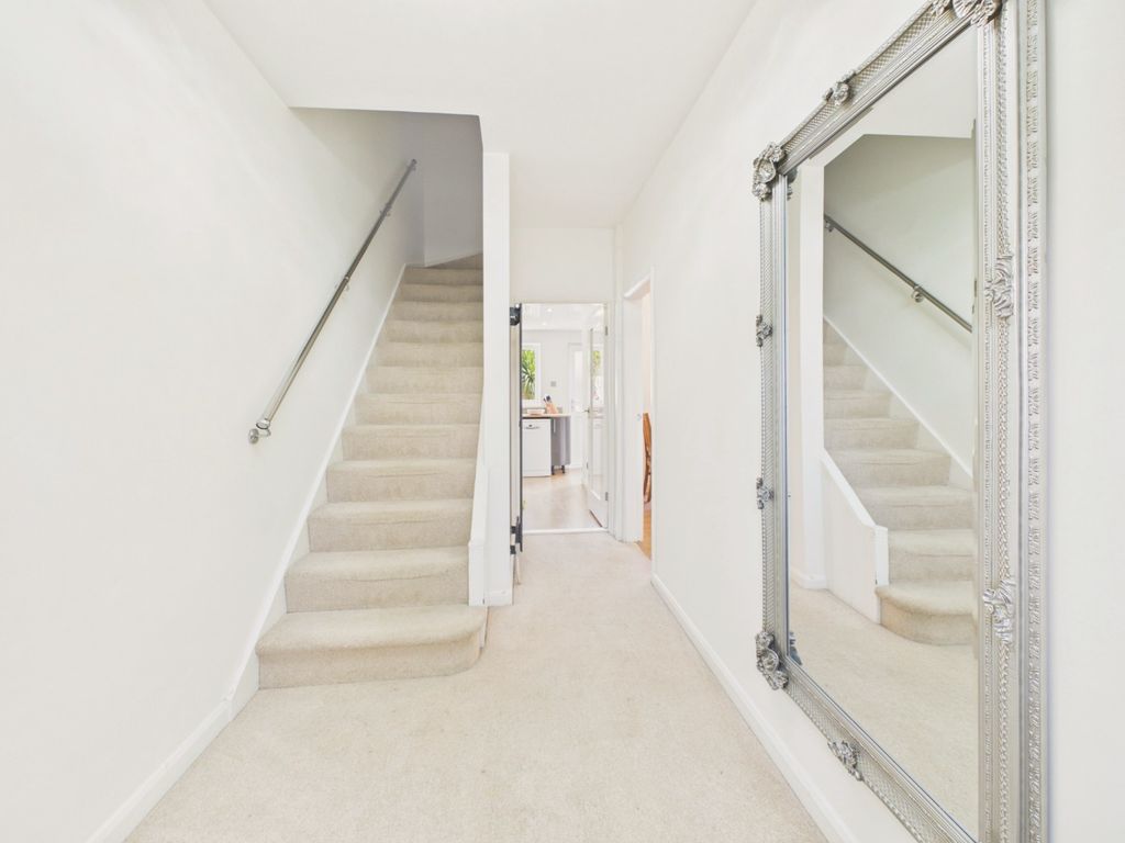 Property photo 2 of 14 5336313