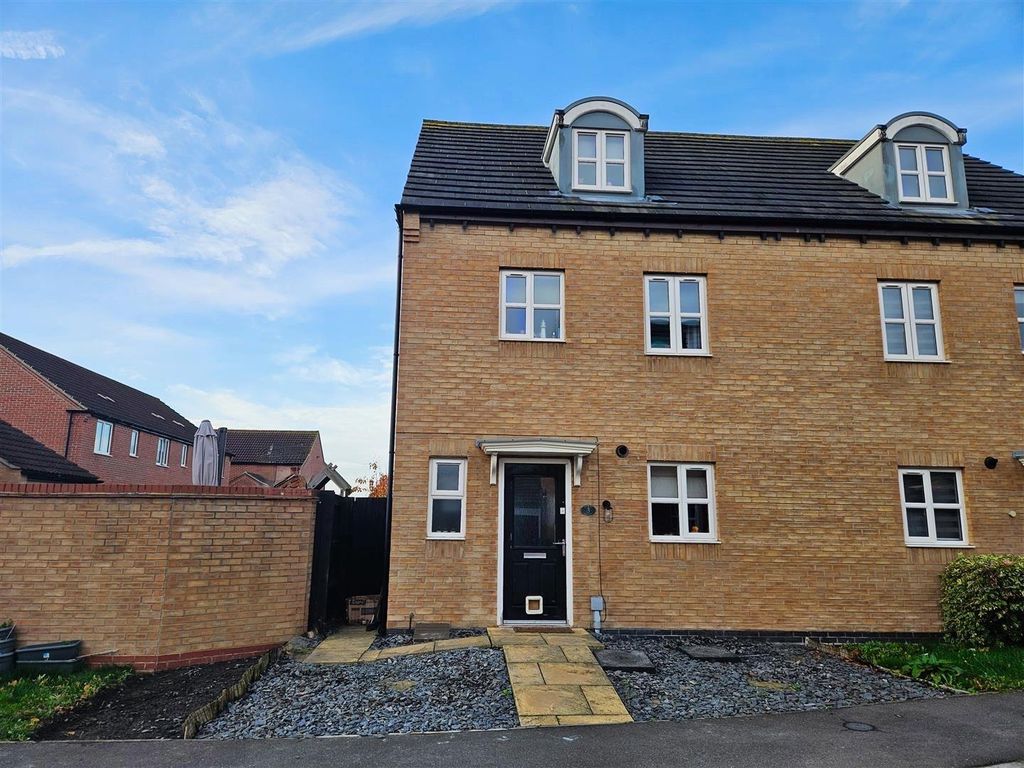 Property photo 1 of 16 Reef Front Photo.Png