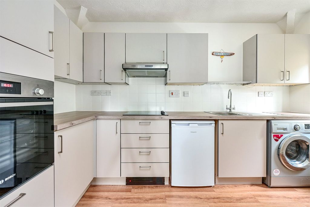 Property photo 3 of 8 Picture No. 06