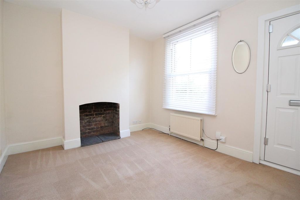 Property photo 2 of 14 164 Hatfield Road - New 2022 (2).Jpg
