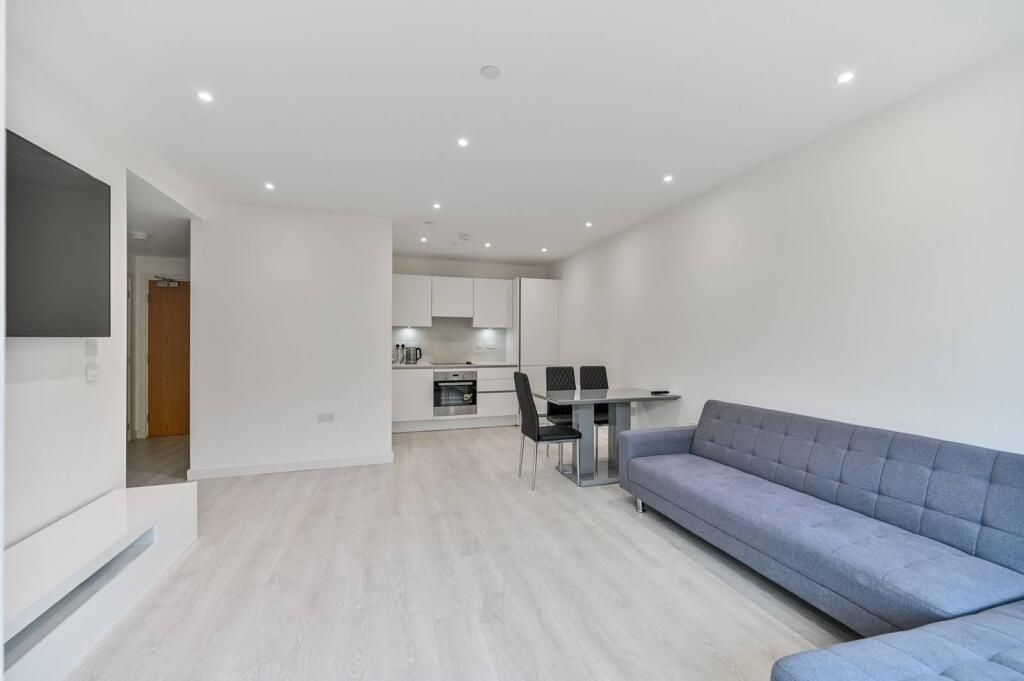 Property photo 1 of 8