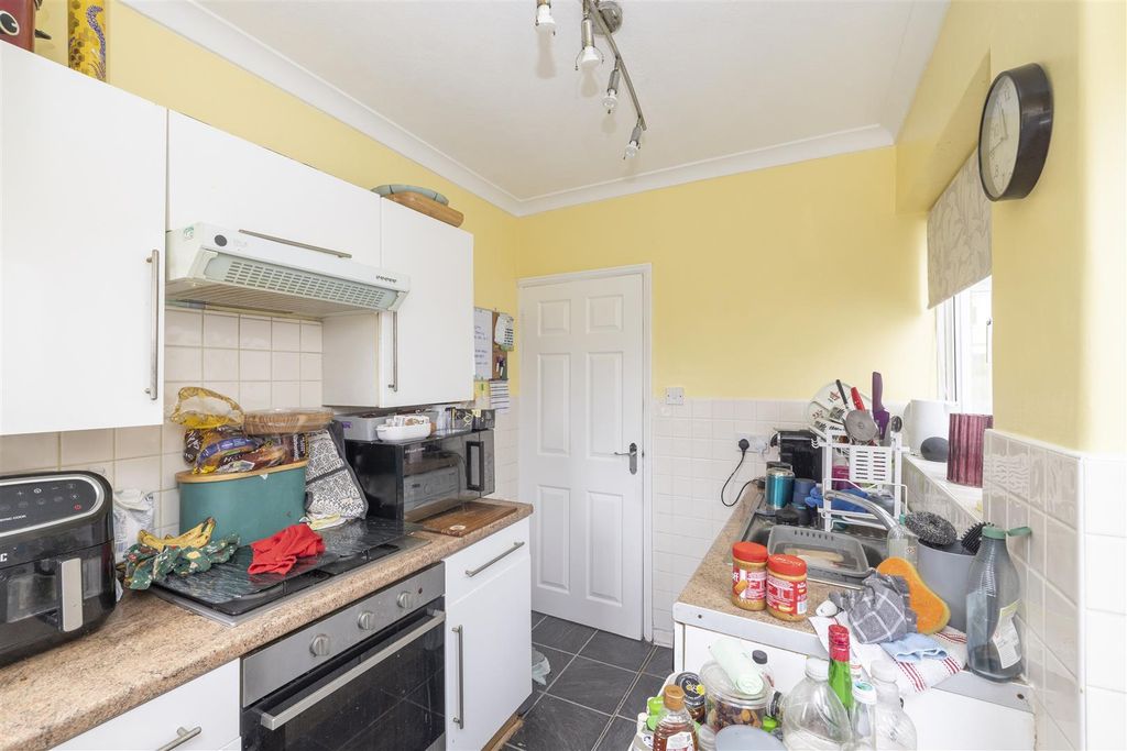 Property photo 3 of 12 Coopers Estate Agents