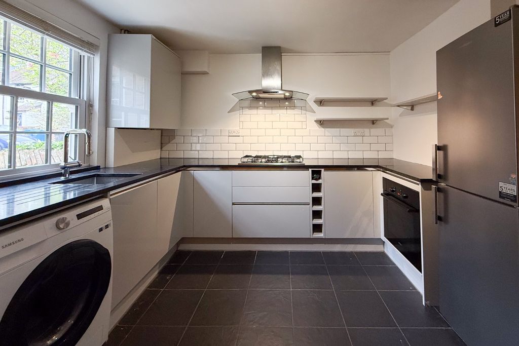 Property photo 3 of 11 5080237