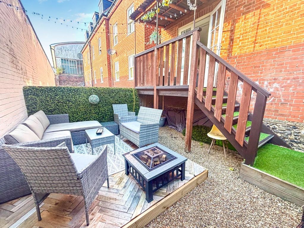 Property photo 2 of 13 Tlc_E575B0A5-Ad9c-4c42-B125-329E63A2080B_d7F08c6.J