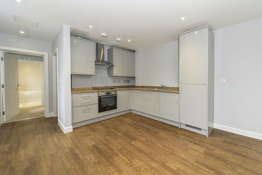 Property photo 2 of 8