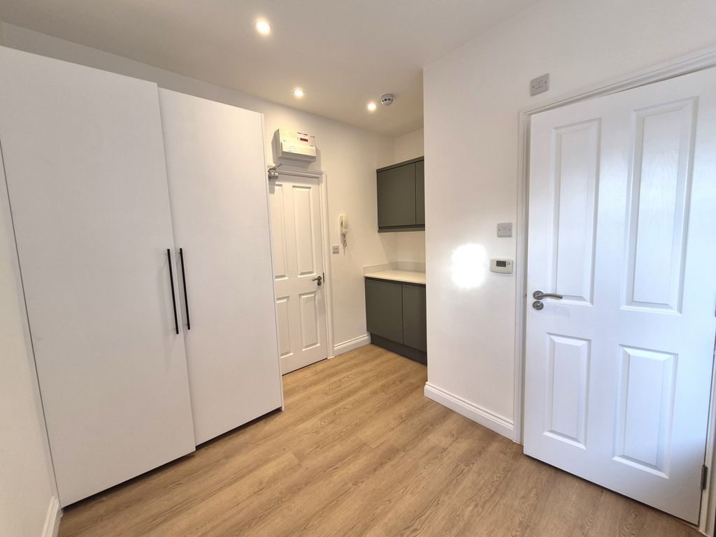 Property photo 2 of 11 Gallery