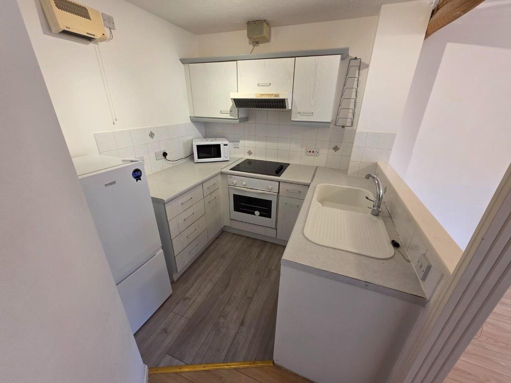 Property photo 2 of 6 Kitchen.Jpg