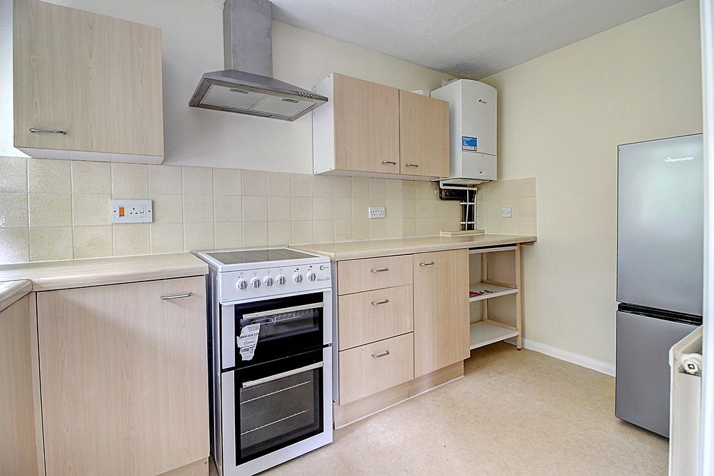 Property photo 2 of 10 Kitchen