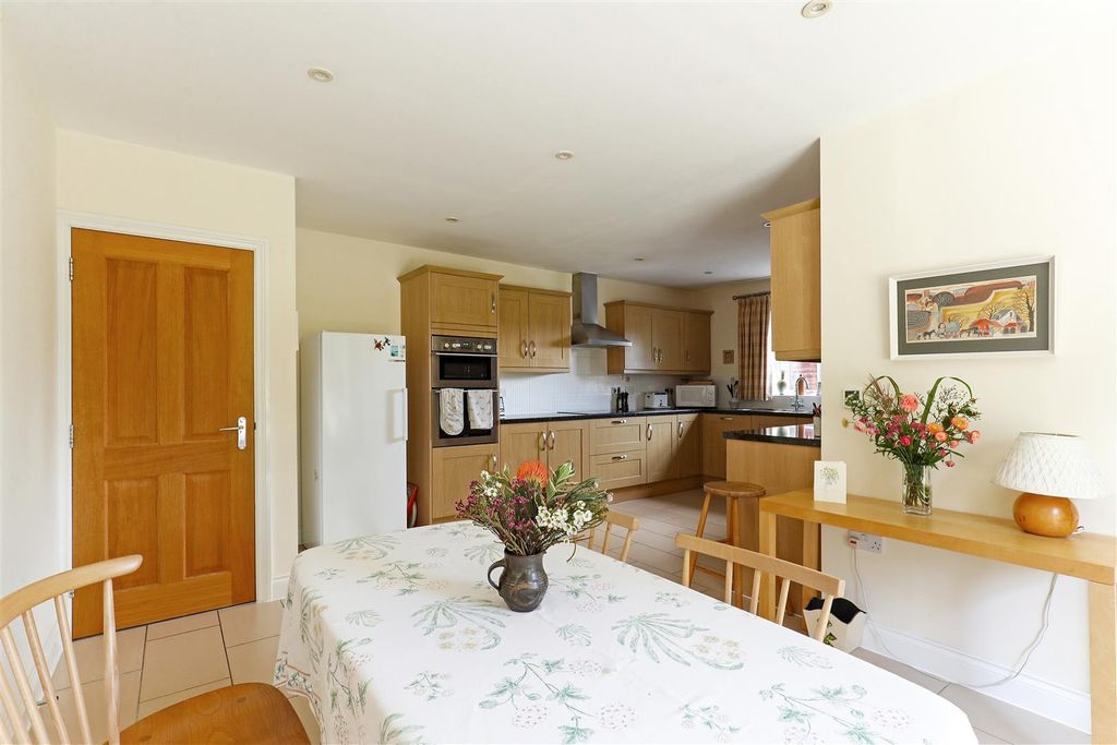 Property photo 2 of 26 Ph9_6203648.Jpg