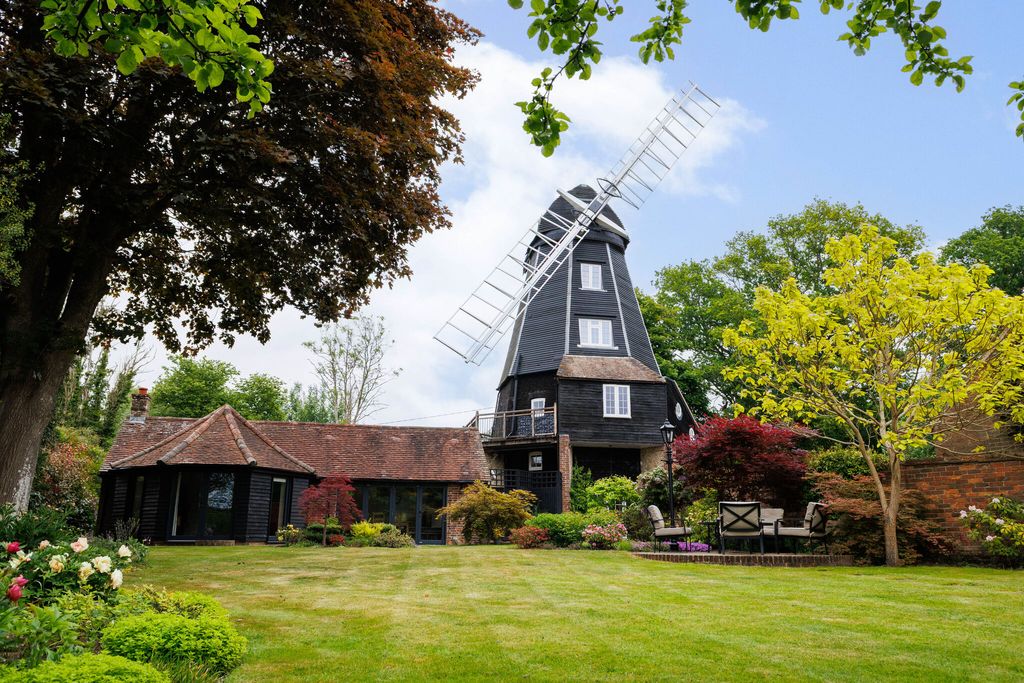 Property photo 1 of 32 Main Elevation