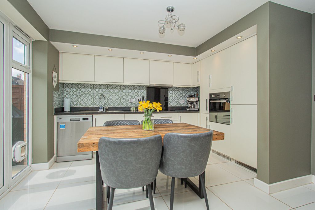Property photo 2 of 13 Kitchen/Dining Room