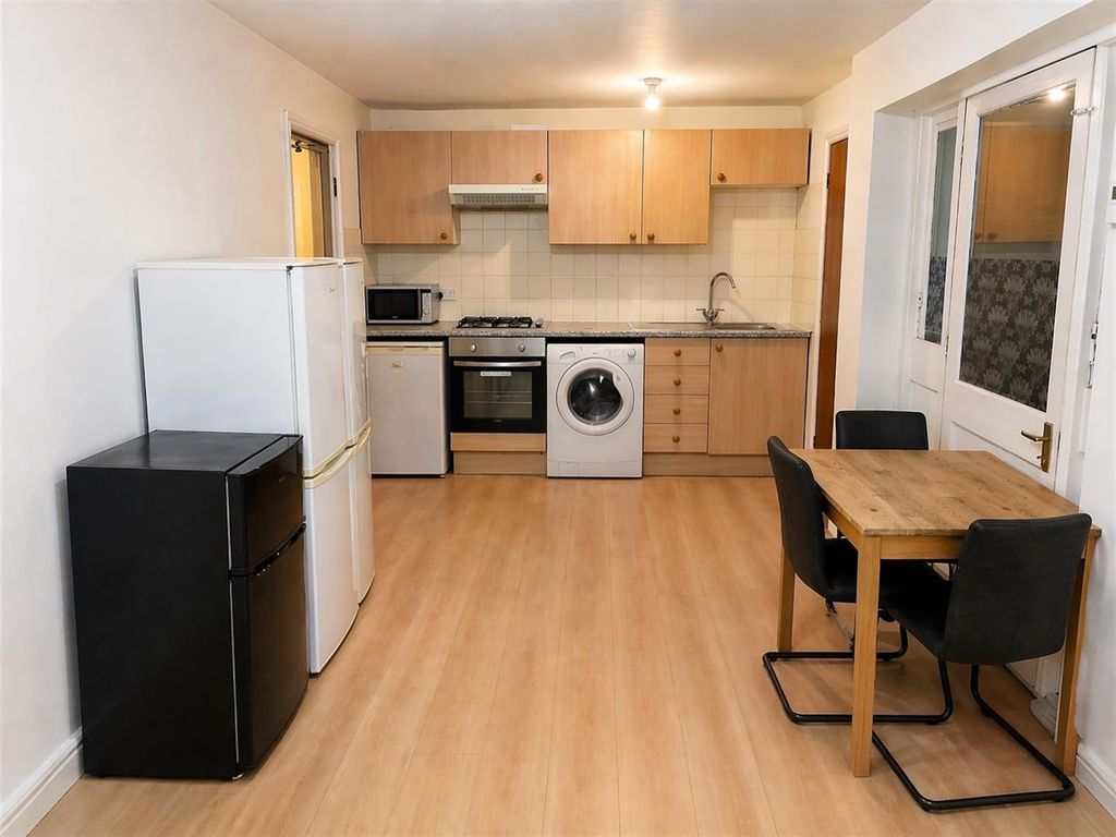 Property photo 3 of 7 Qx0Olzcnuusnvo_Stwhtaq.Jpeg