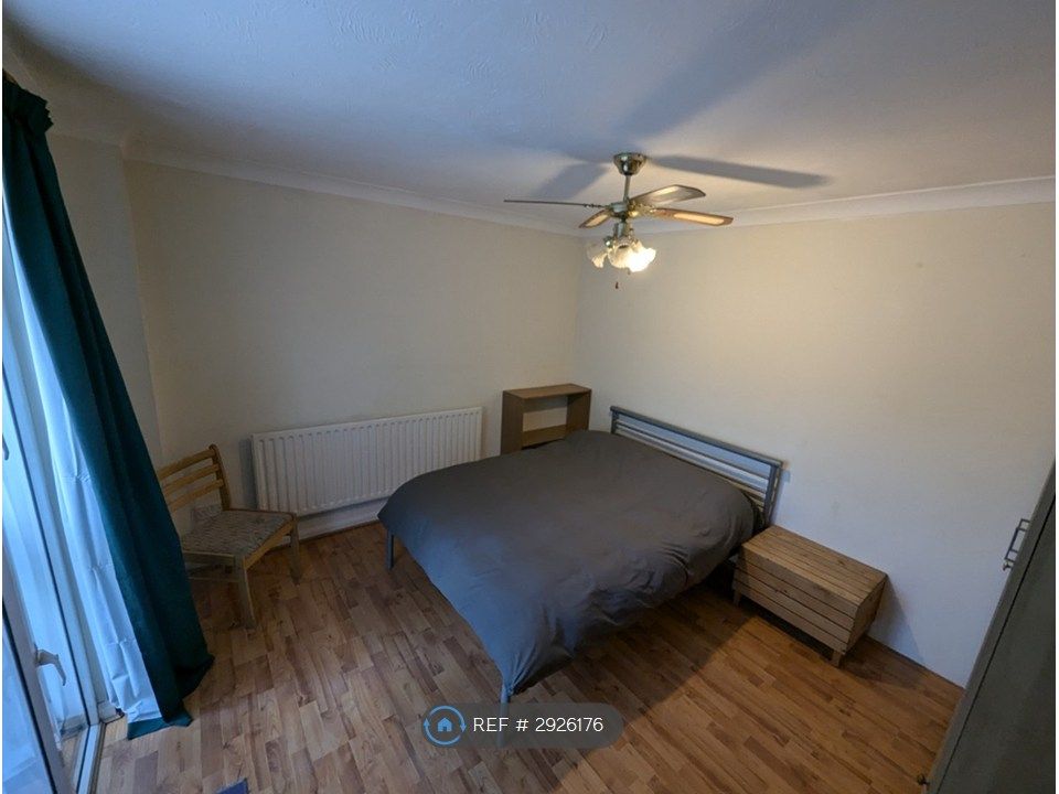 Property photo 1 of 9 Double Bed