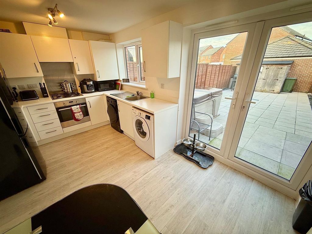 Property photo 3 of 13 Kitchen.Jpg