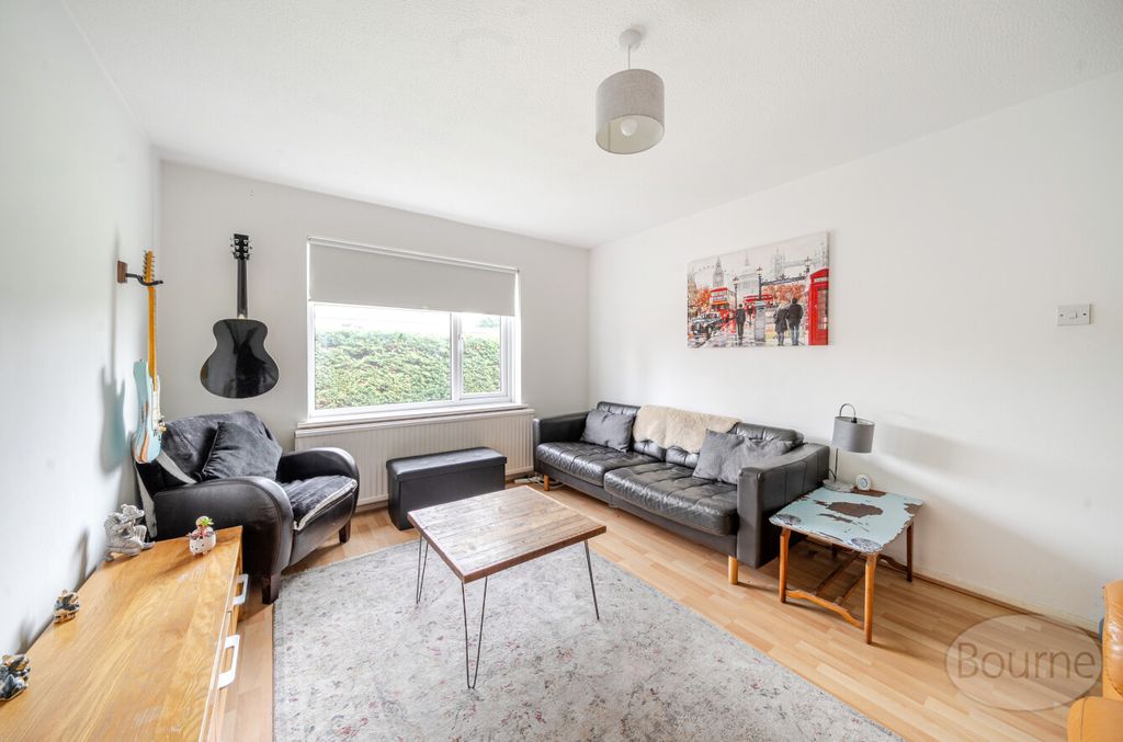 Property photo 3 of 15 d67Ea325-Adf3-4A6...