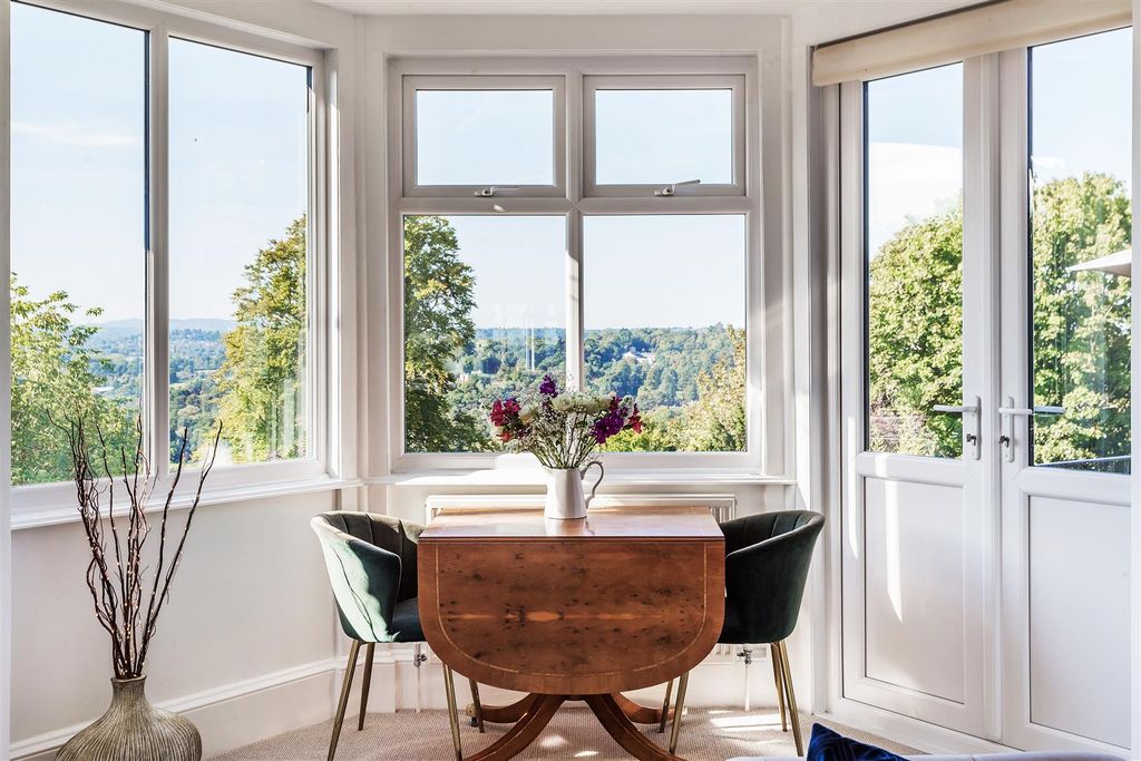 Additional image 8 of 3 bed flat to rent23 Warwicks Bench, Guildford, Surrey GU1