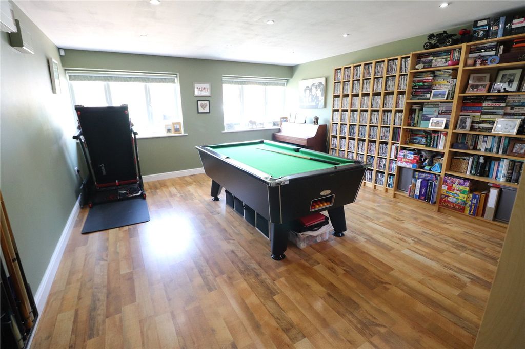 Property photo 3 of 29 Picture No. 21