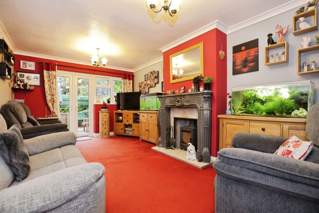 Property photo 3 of 17 Photo