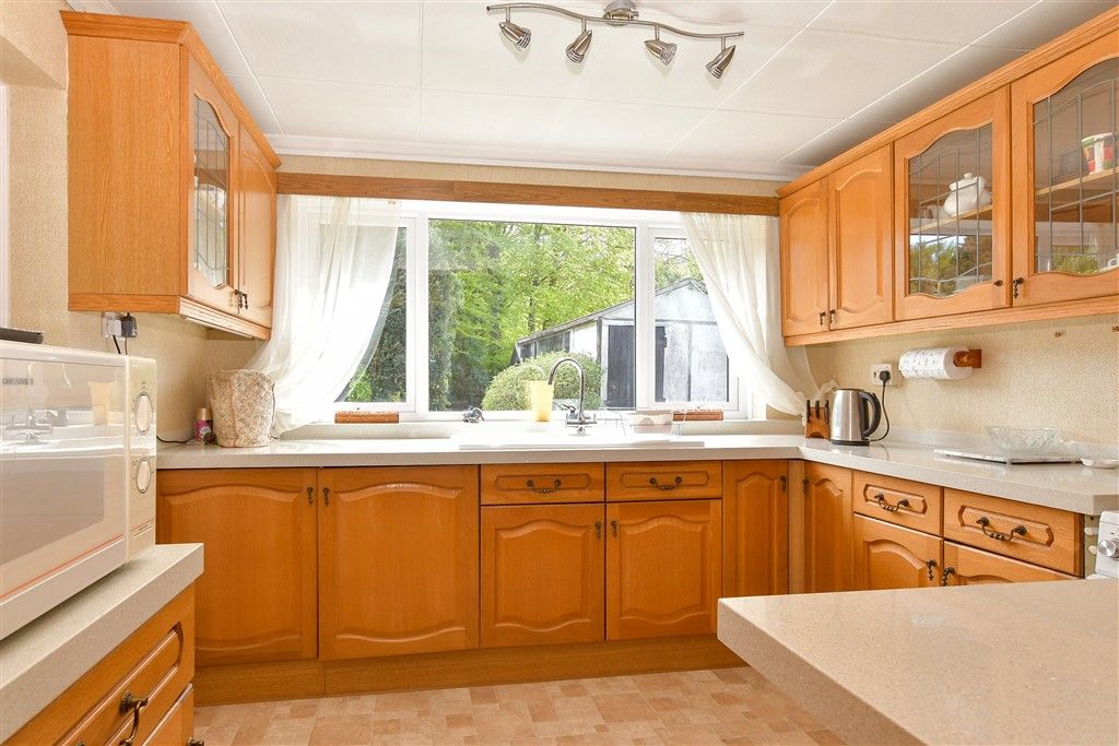 Property photo 3 of 14 Kitchen
