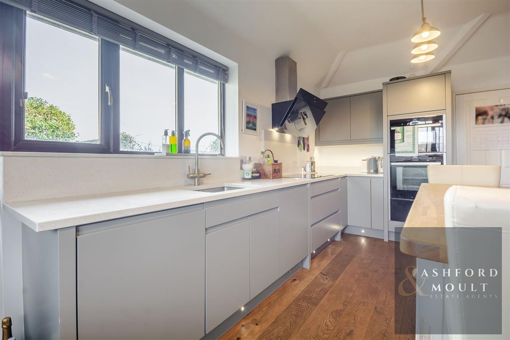 Property photo 3 of 55 Ashford-29.Jpg