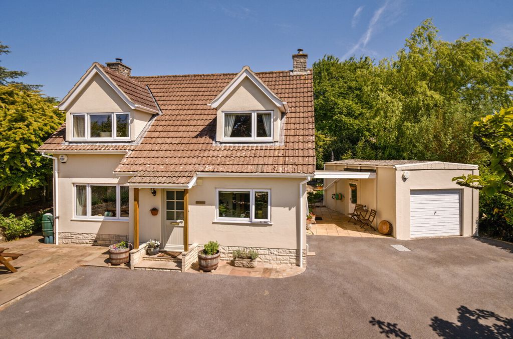Property photo 1 of 26 1294396-1-682618E...