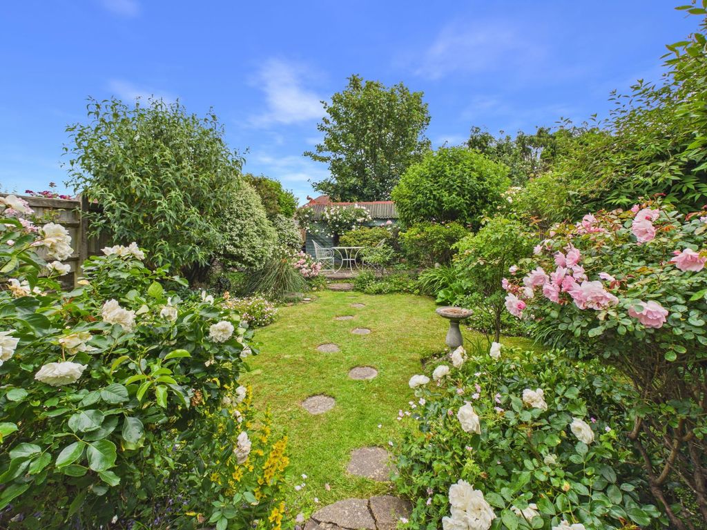 Property photo 2 of 22