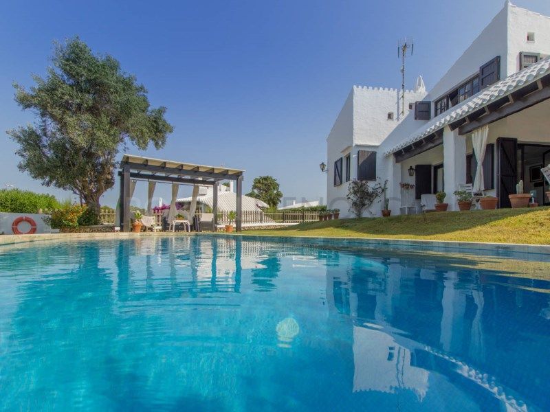 Property photo 1 of 51