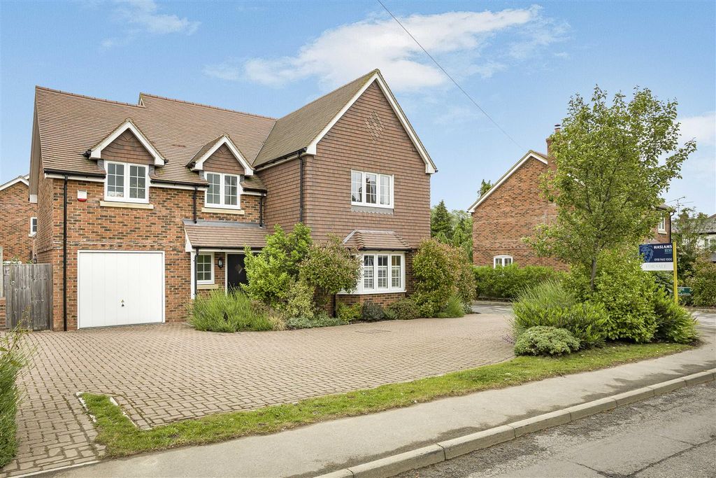 Property photo 1 of 33