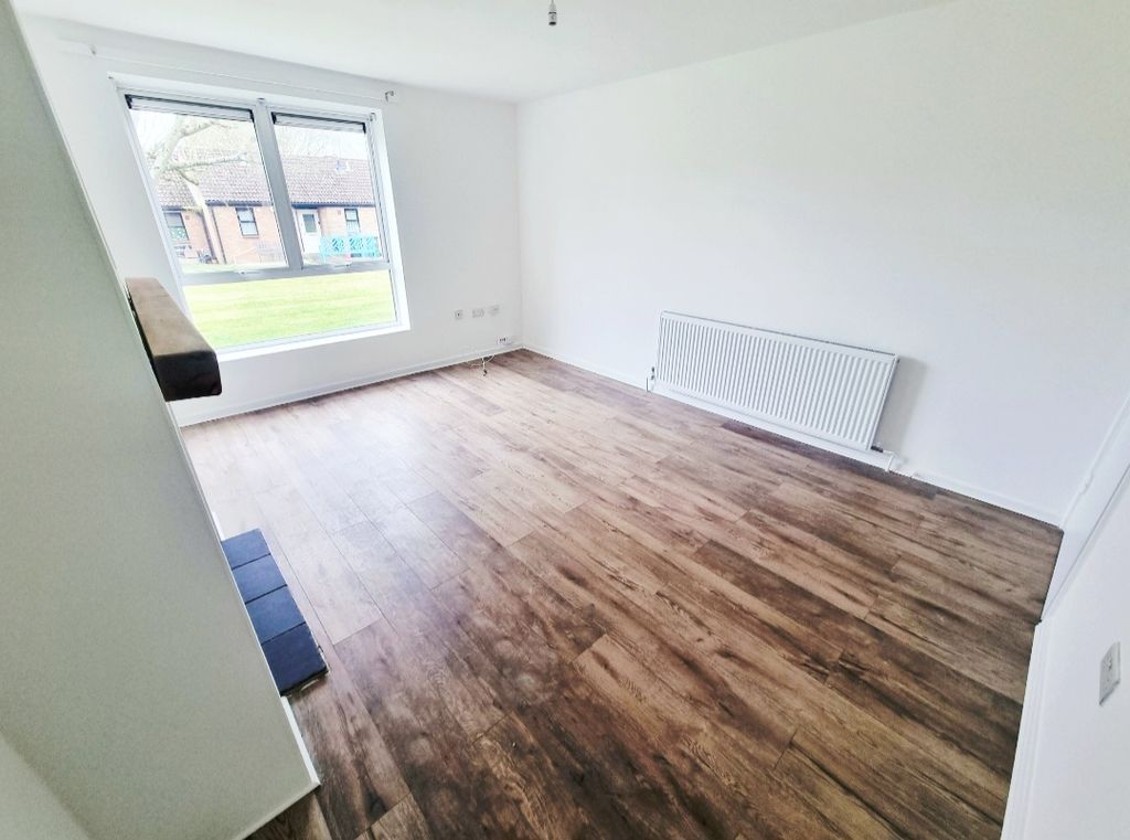 Property photo 2 of 11 Living Room