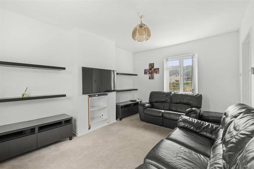 Property photo 3 of 15 Norwood Road-7.Jpg