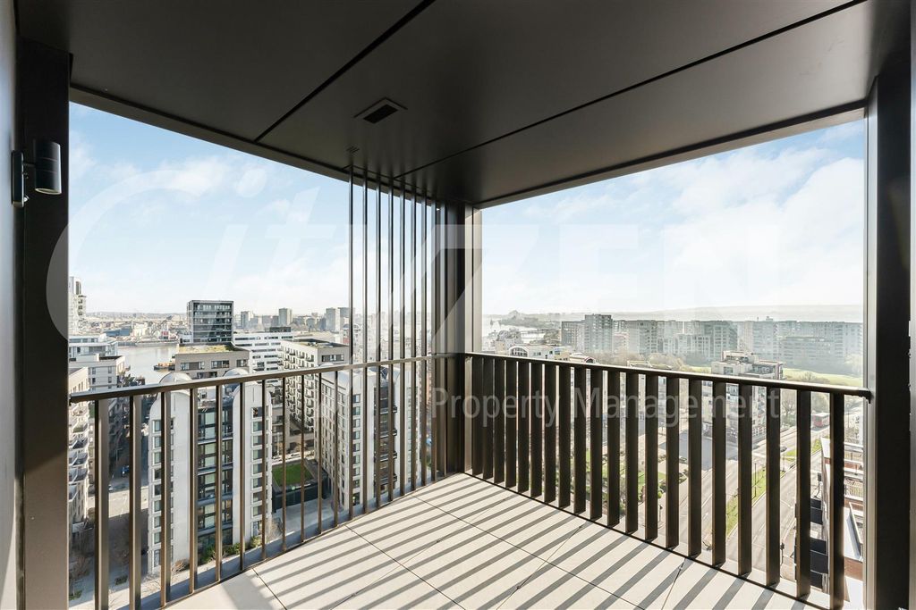 Property photo 3 of 17 Balcony