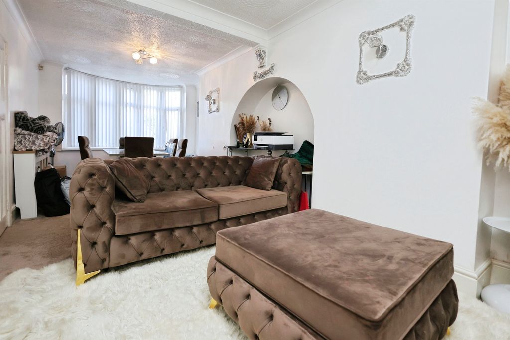 Property photo 3 of 23