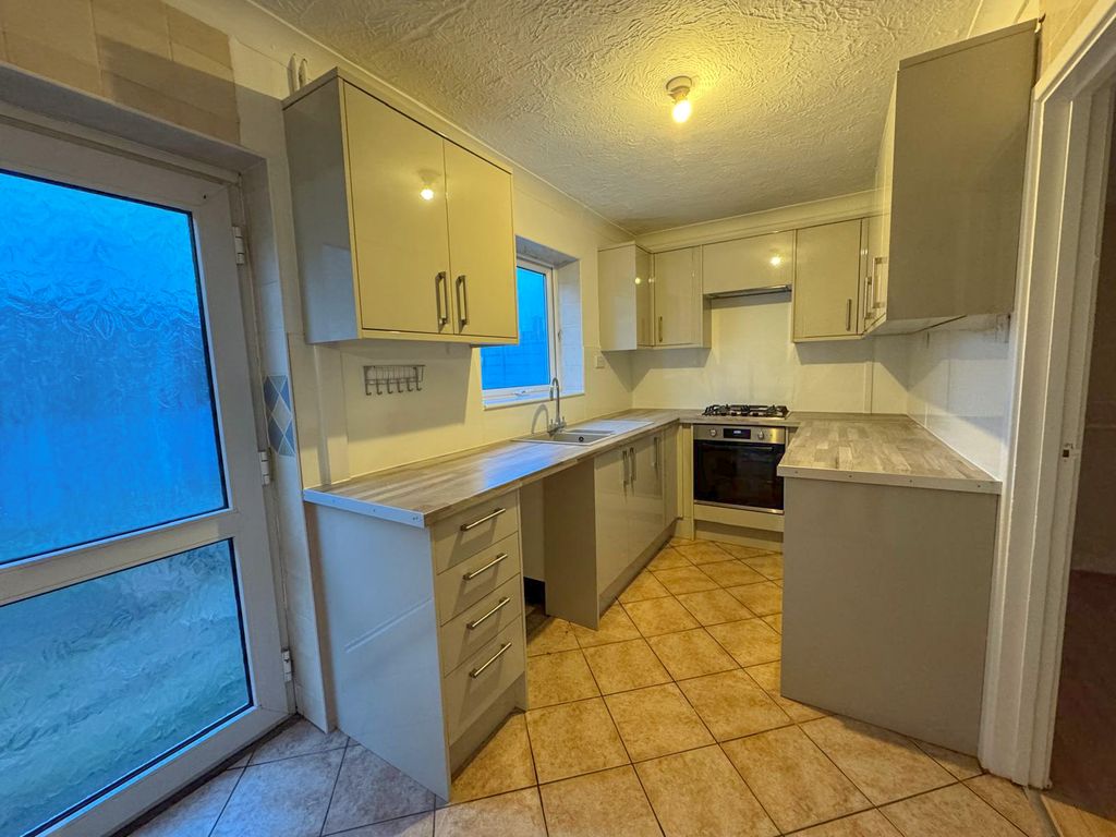 Property photo 2 of 10 083Edacd-3F73-4c69-Af2F-20Bdb0201c43