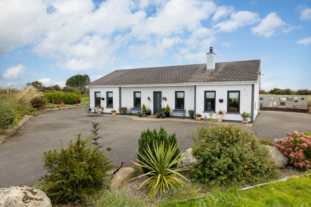 Property photo 3 of 34