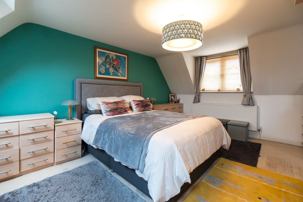 Property photo 3 of 24