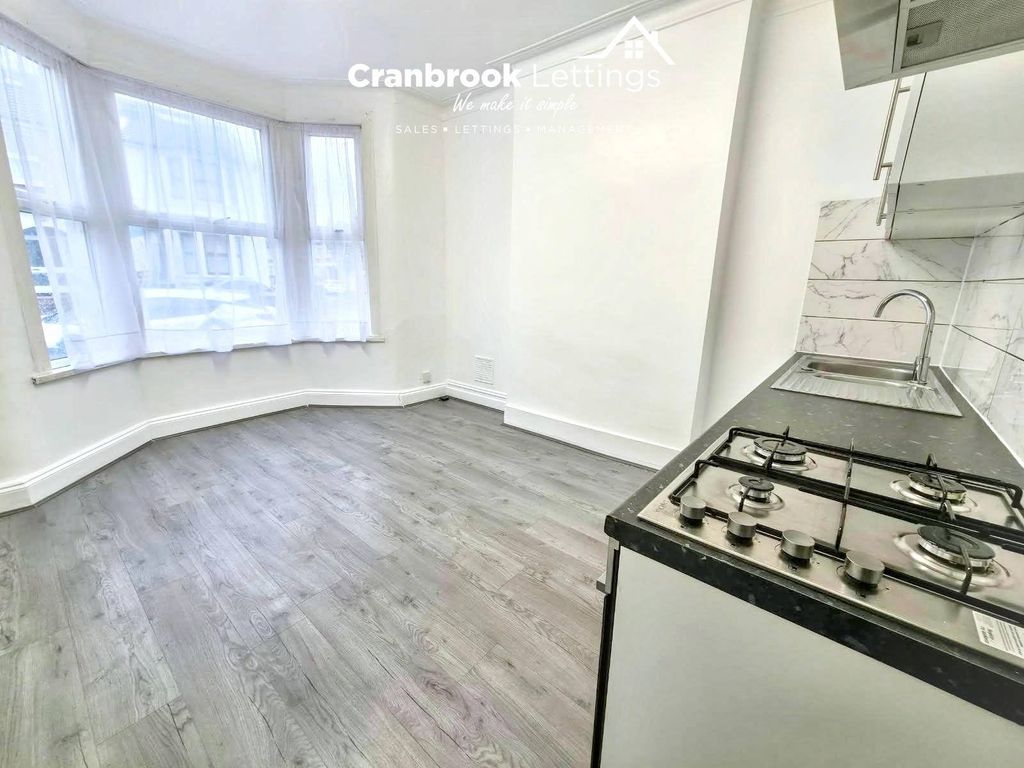 Property photo 1 of 7 One Bedroom Apartment To Rent Highbury Gardens, Ilford Ig3 8Aa