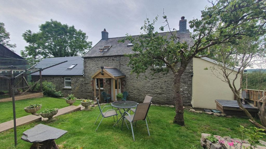Property photo 2 of 59