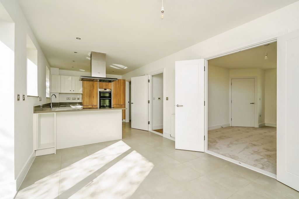 Additional image 8 of 5 bed detached house for saleElmsbrook, Bicester OX27